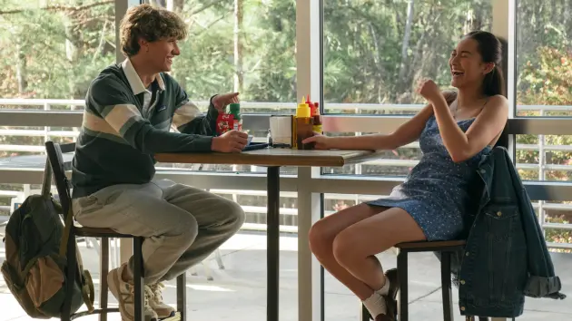 Lola Tung, Jenny Han on 'The Summer I Turned Pretty' final season | WBAL  Baltimore News