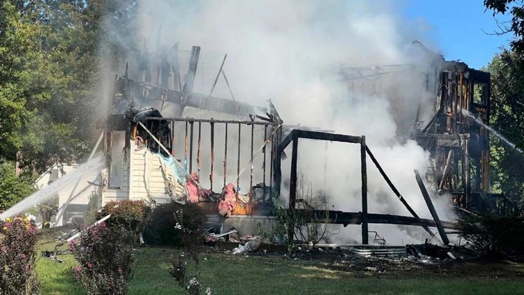 4 children and 2 adults are killed when fire rips through a house in ...