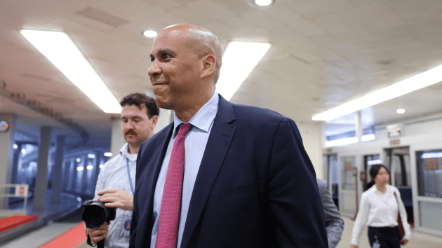 Booker says shutdown standoff is a 'tsunami of Donald Trump's creation ...