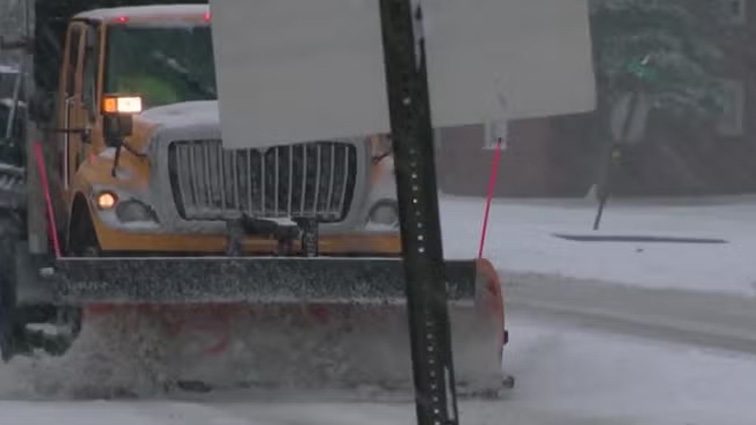 Baltimore prepares for snowstorm as officials urge residents to take precautions