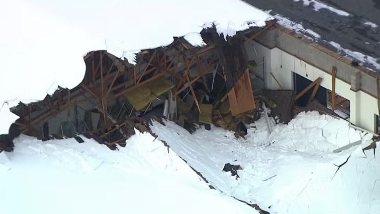 Roof partially collapses at Catonsville furniture store