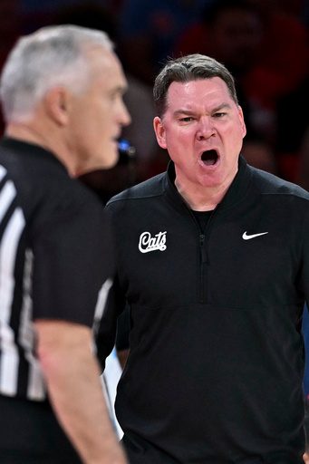 No. 4 Arizona steadies the ship with a gritty 73-66 win at No. 2 Houston