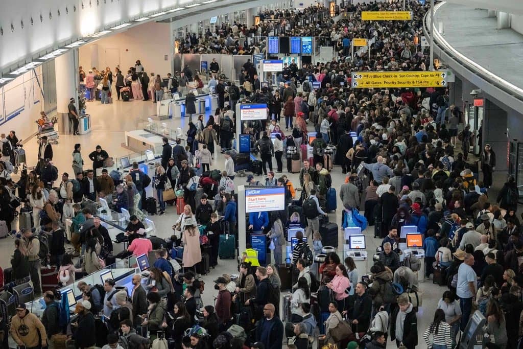 ICE officers will begin assisting TSA as shutdown frustrates travelers and screeners