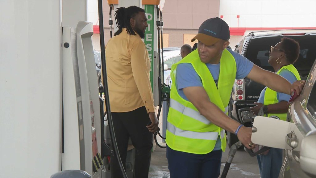 With gas prices high, a Mississippi church ‘pumps kindness,’ providing free fuel to drivers