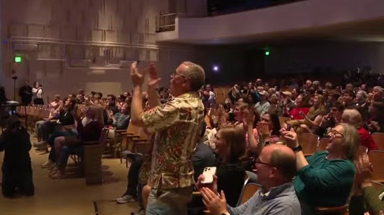 Crowd gathers to celebrate Baltimore County native Wiseman’s return to Earth