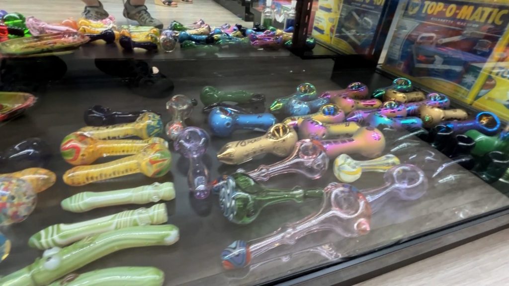 Baltimore council committee to vote on smoke shop padlock bill