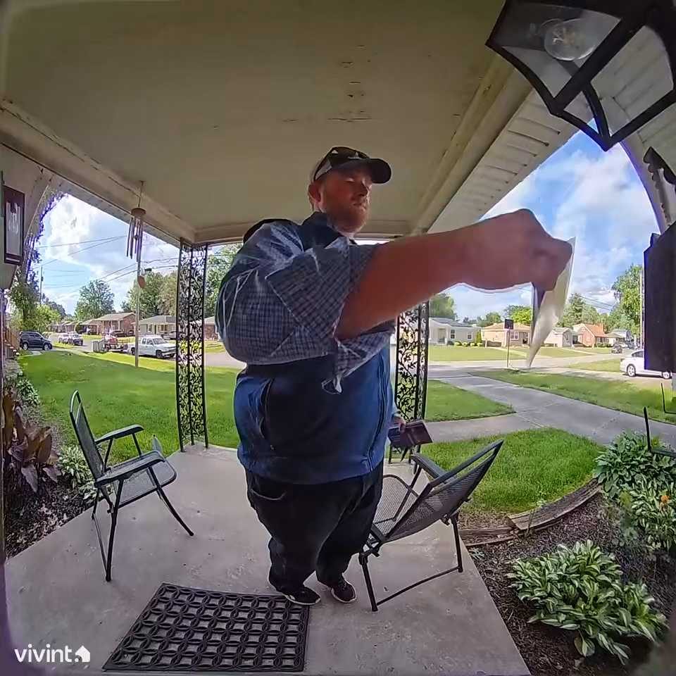 Video shows Kentucky State House candidate take campaign flyer from someone’s mailbox