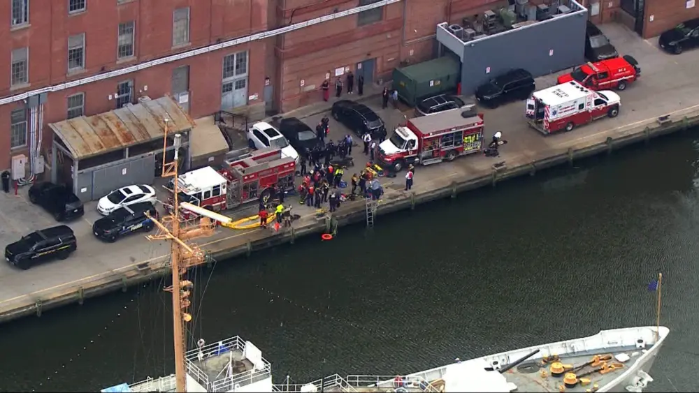 Divers pull man from water behind Power Plant Live | WBAL Baltimore News