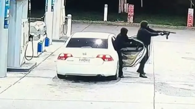 policedept_gasstationshooting_060526413532