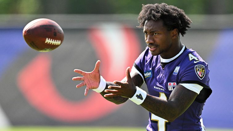 Ravens wide receiver Zay Flowers suffers quad contusion at training camp