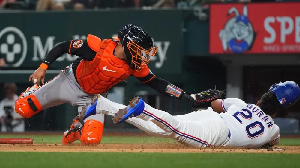 Jacob deGrom strikes out 9 and Rangers beat Orioles for 4th win in