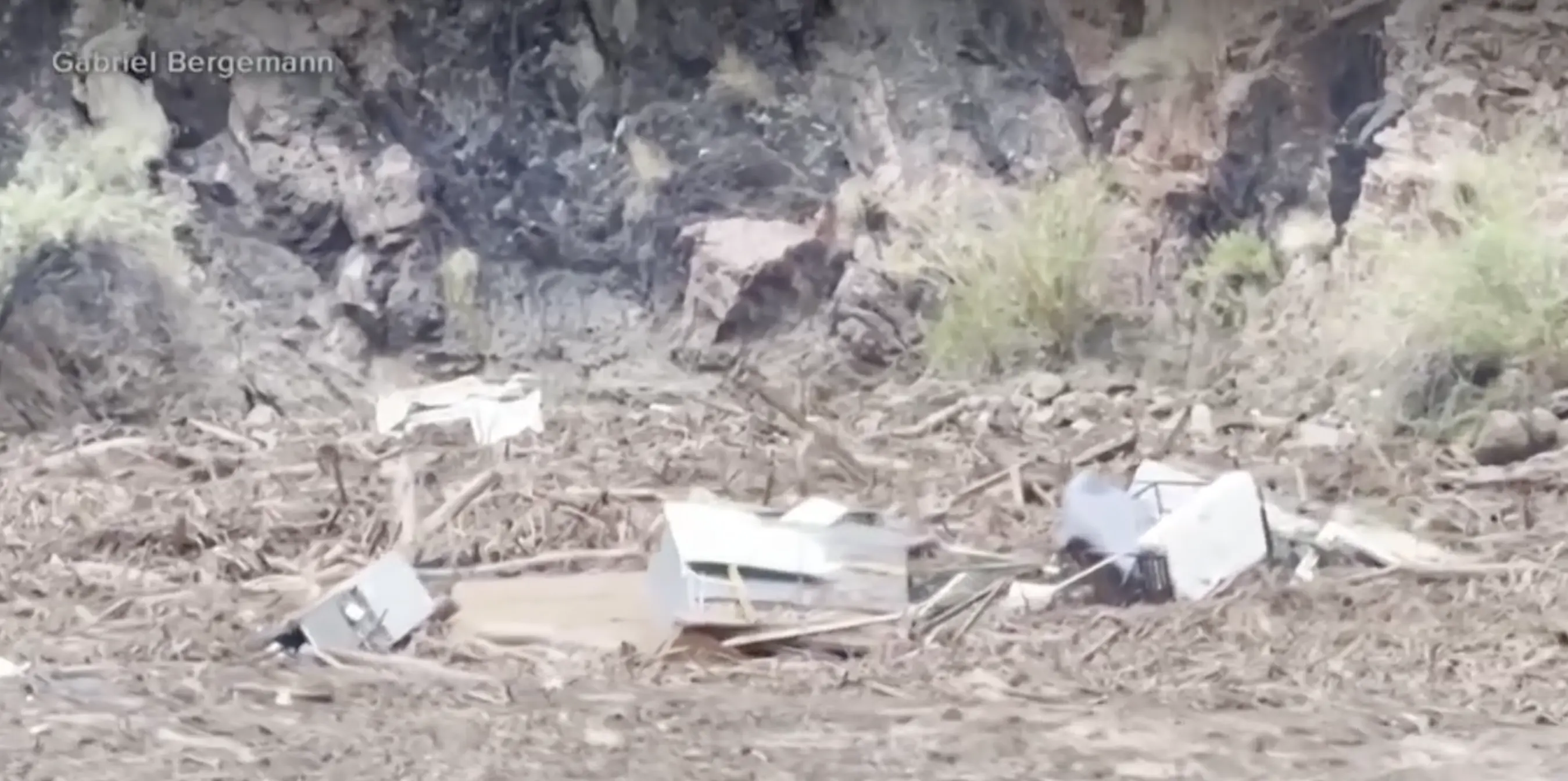 Grand Canyon flash flood kills 2, leaves 1 missing as search and rescue continues; monsoon storm destroyed bridges and campsites