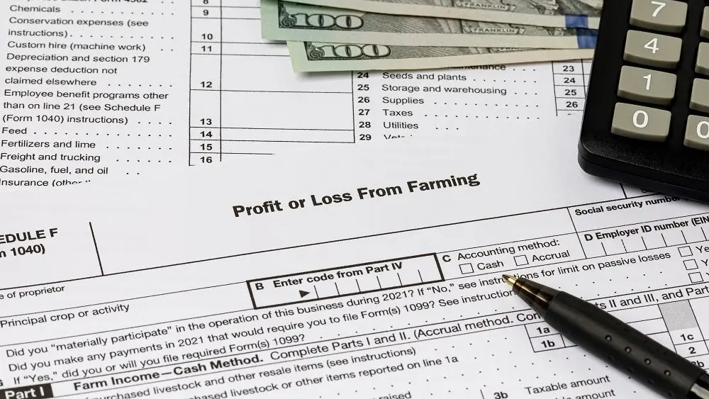 farm-tax-form-and-cash-money-farming-income-finances-and-manag