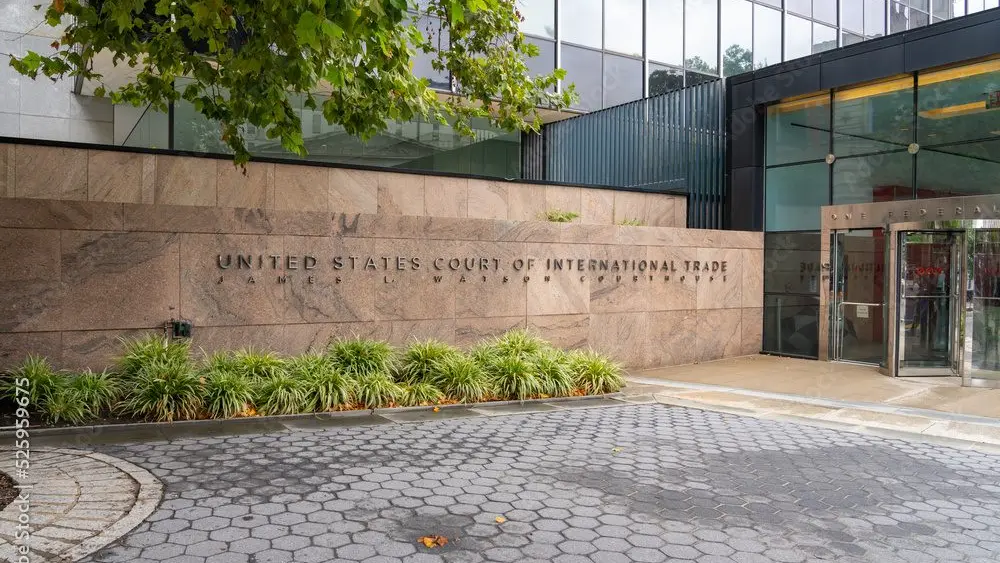 Court Showdown: Judges Question Legal Backbone of Trump’s 10% Tariff Plan