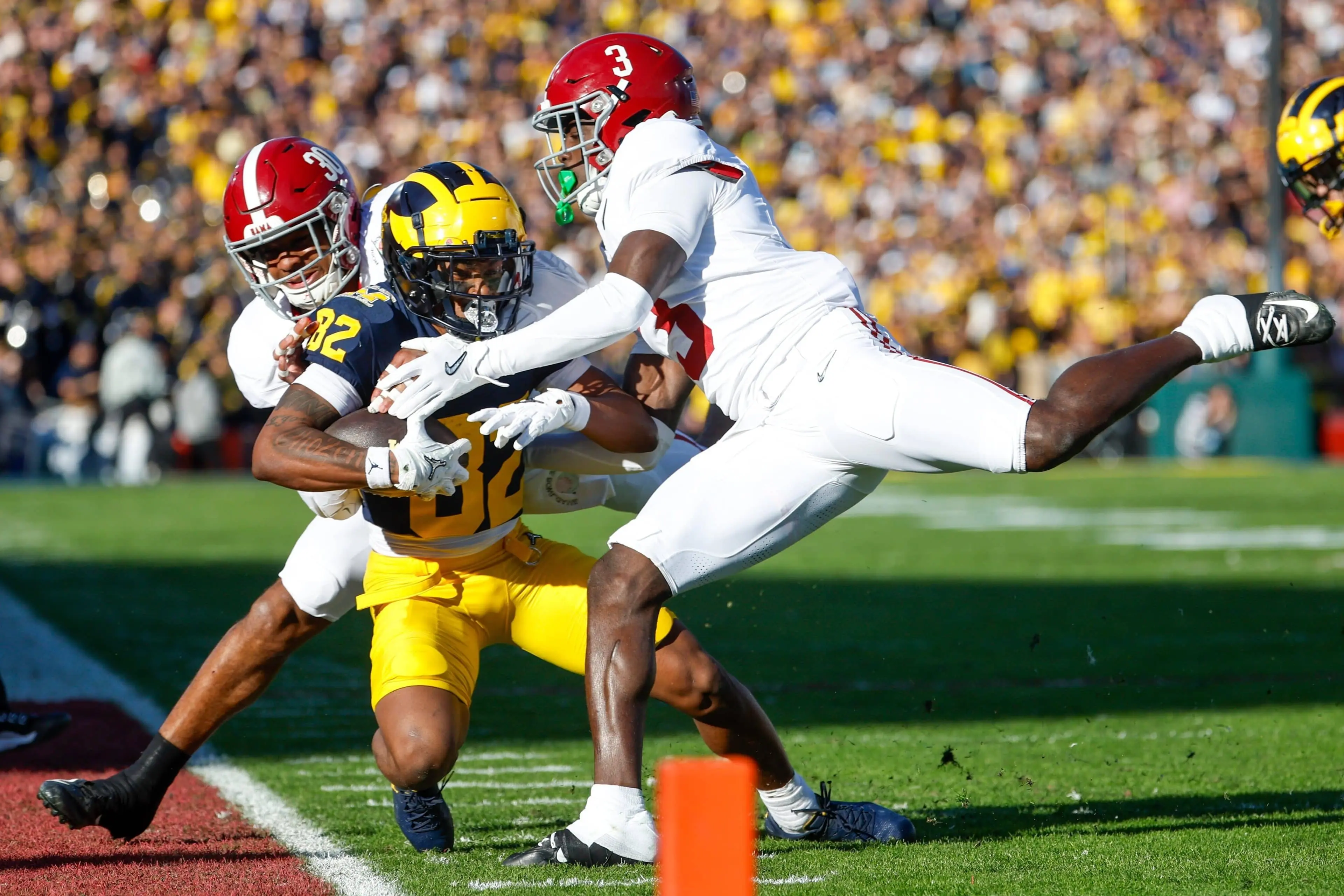 Alabama antiaircraft  backmost  choky  extremity  #3 Terrion Arnold (R) during the 2024 Rose Bowl crippled  Monday^ Jan. 1^ 2024^ successful  Pasadena^ Calif.