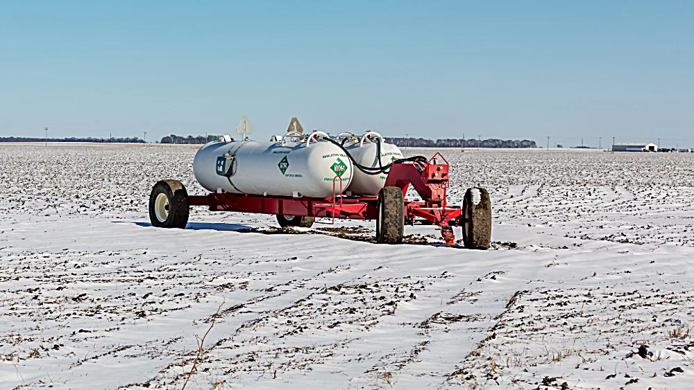 anhydrous-ammonia-tanks-jpeg-2