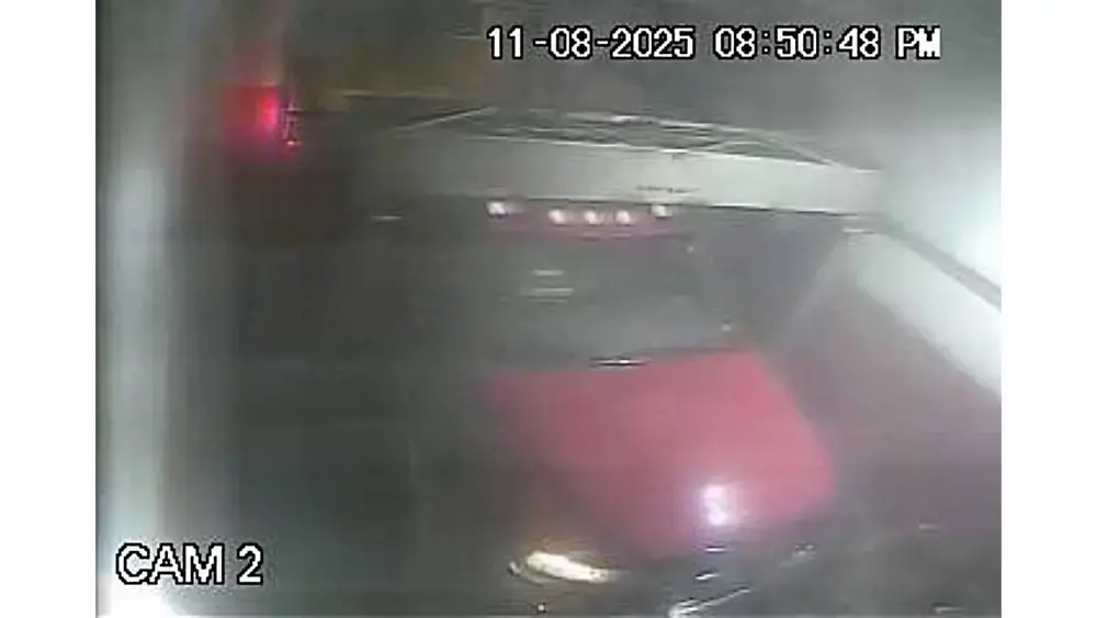 truck-at-vienna-car-wash-jpeg