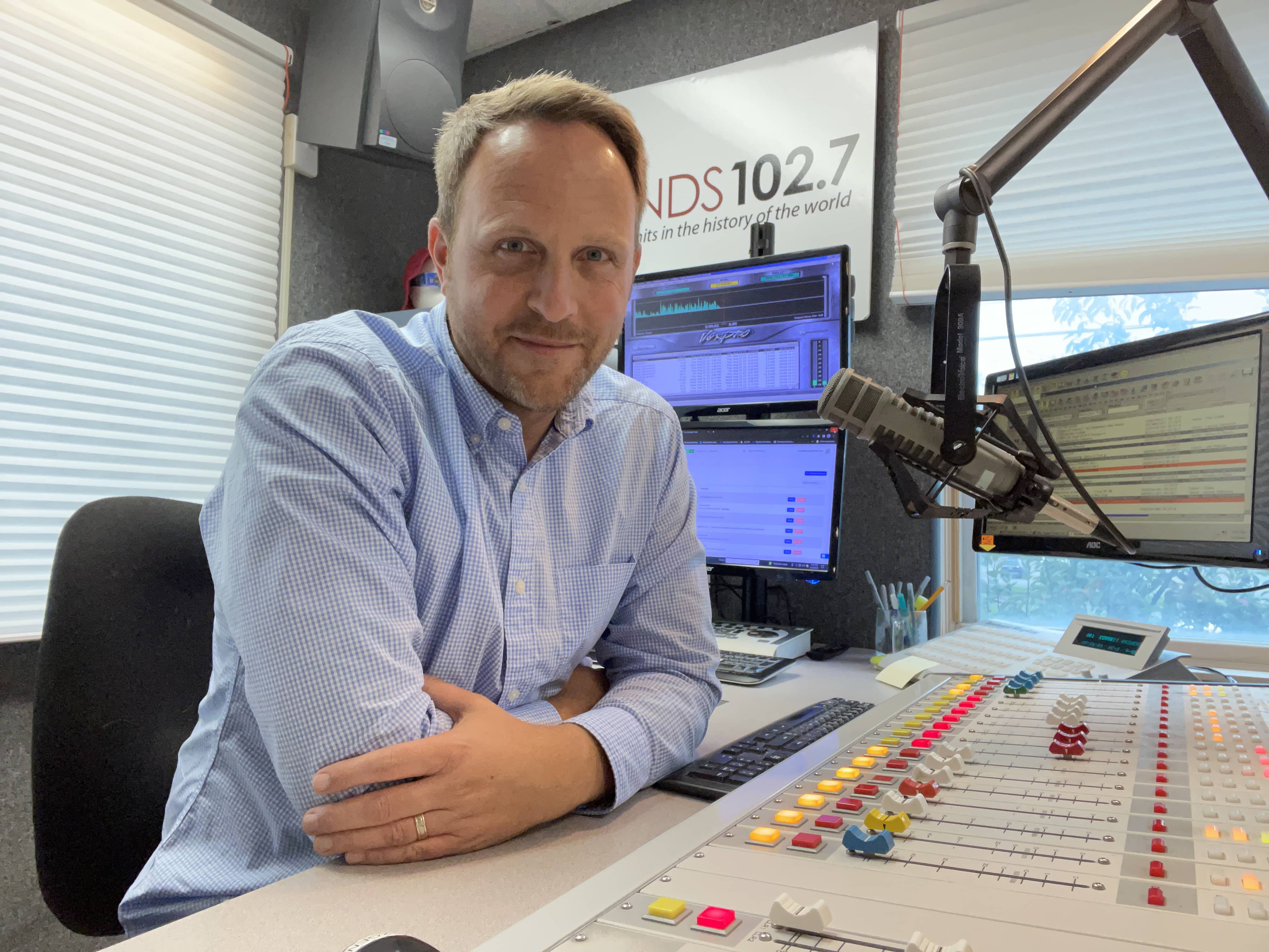 mark-shuttleworth-in-studio