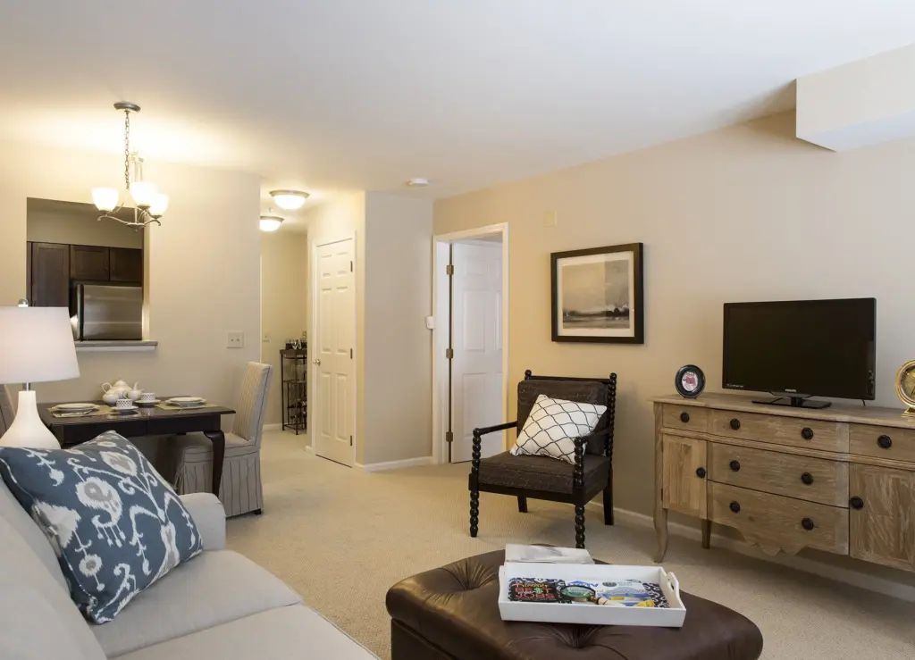 chapeloakslivingroom1