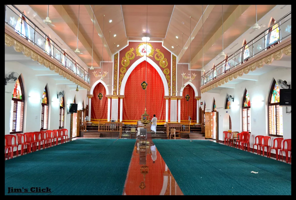 interior_of_st_elijah_orthodox_syrian_church_in_july_2011