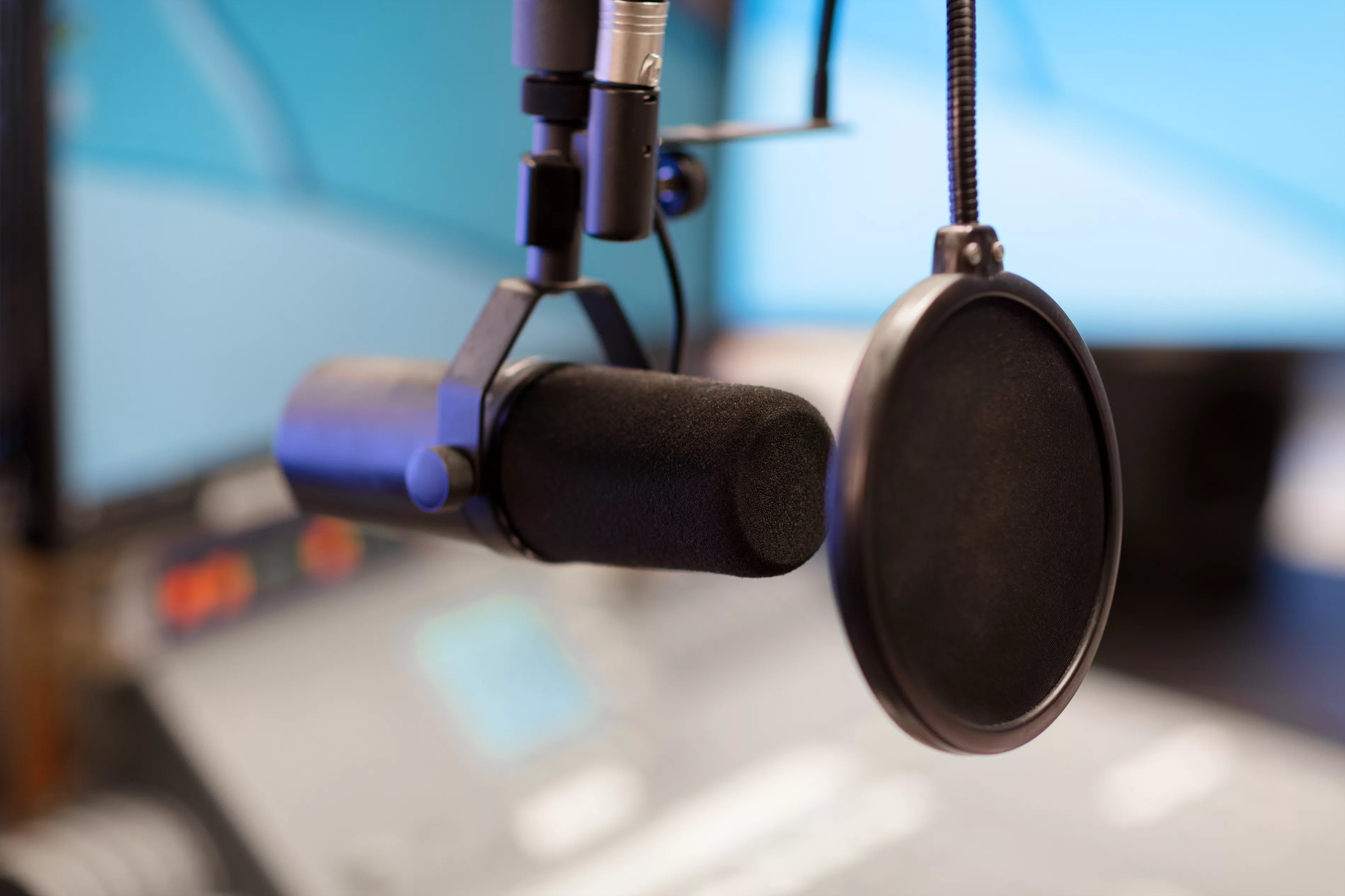 microphone-in-modern-radio-station-broadcasting-studio