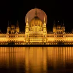 hungarian-parliament-building-seen-at-night-with-full-moon