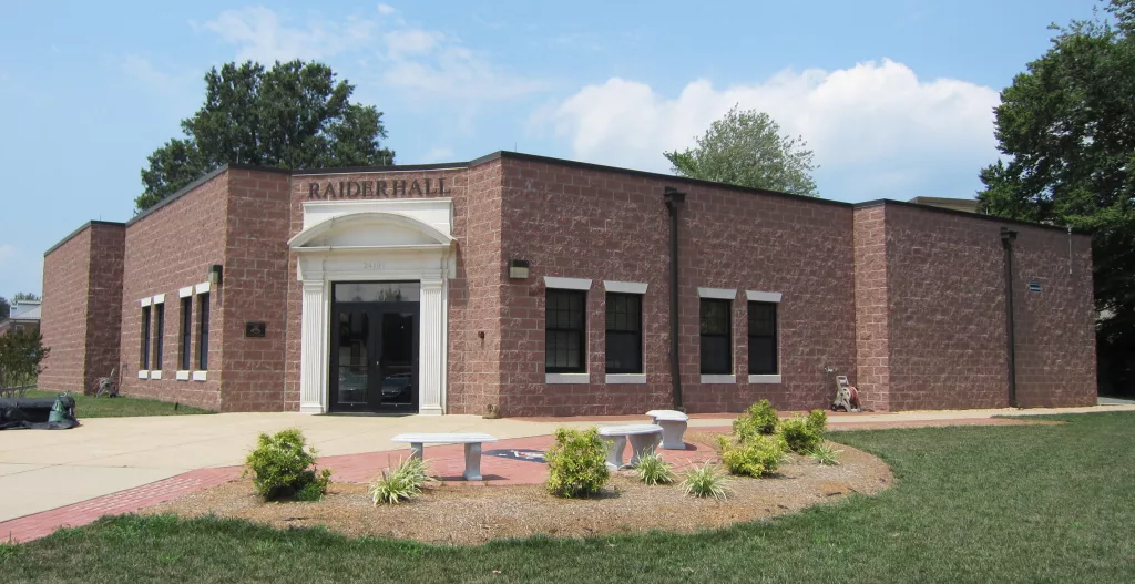 raider_hall_marine_corps_base_quantico_001_crop