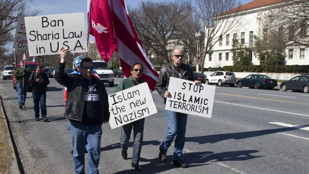 pastor_terry_jones_marching_in_dc