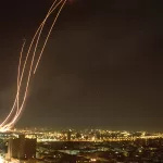 flickr_-_government_press_office_gpo_-_patriot_missiles_being_launched_to_intercept_an_iraqi_scud_missile