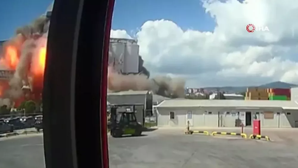 1_huge-explosion-rocks-turkish-port-as-massive-smoke-plume-seen-for-miles
