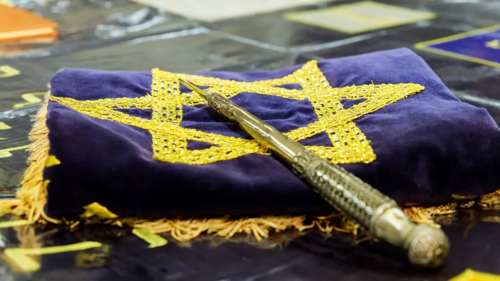 Bnei Menashe/envato market