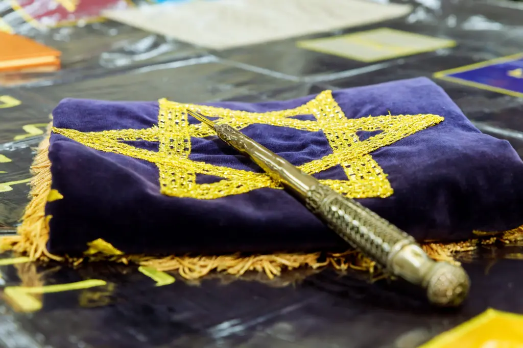 Bnei Menashe/envato market