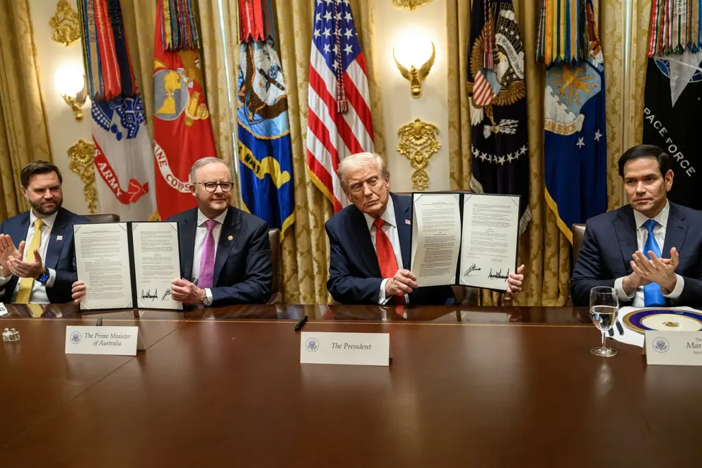 The White House, Public domain, via Wikimedia Commons