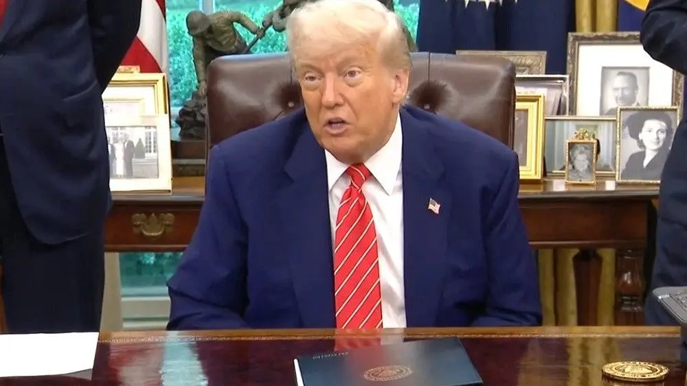 president-trump-oval-office-uk-trade-deal-050825-pptx-jpg-5