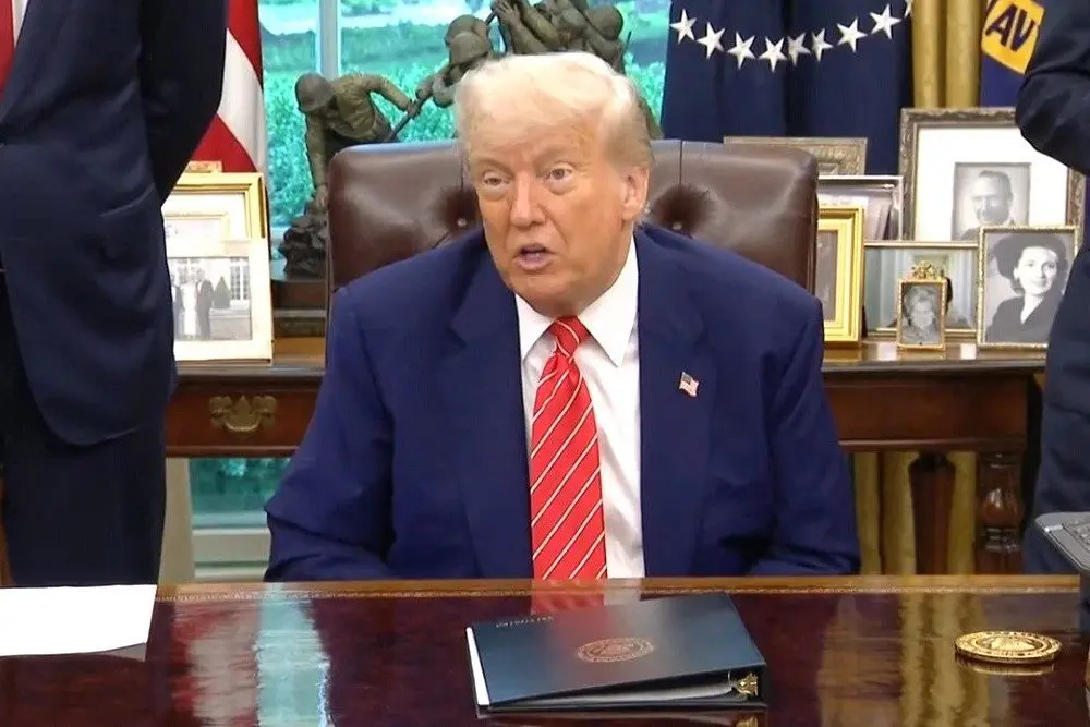 president-trump-oval-office-uk-trade-deal-050825-pptx-jpg-5