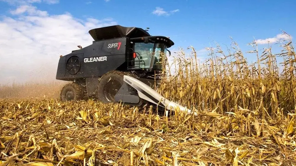 corn-harvest-gleaner-combine-photo-4-jpg