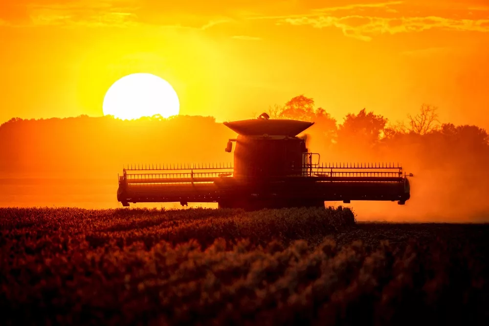 Harvest Weather Forecast: Dry Days Keep Indiana Combines Rolling Before Early November Rain Threat