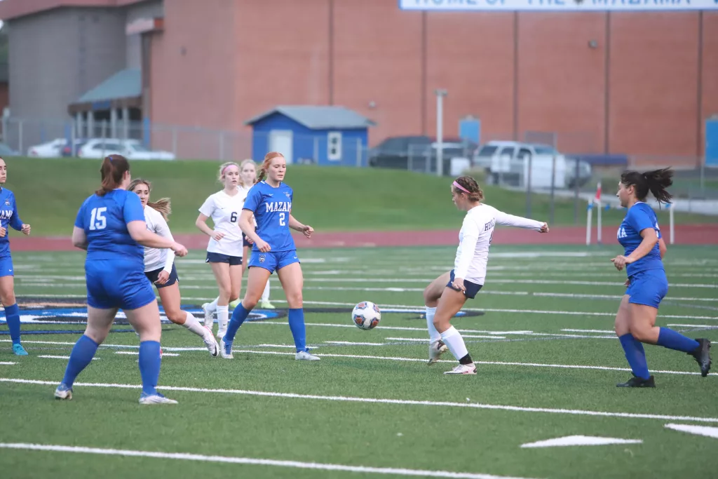 A photo from a Henley-Mazama soccer game