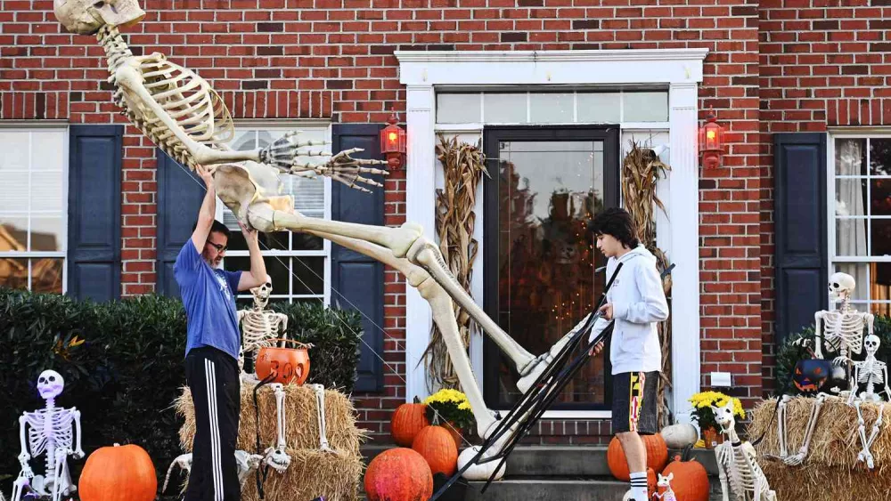 12-foot-home-depot-skeleton-halloween
