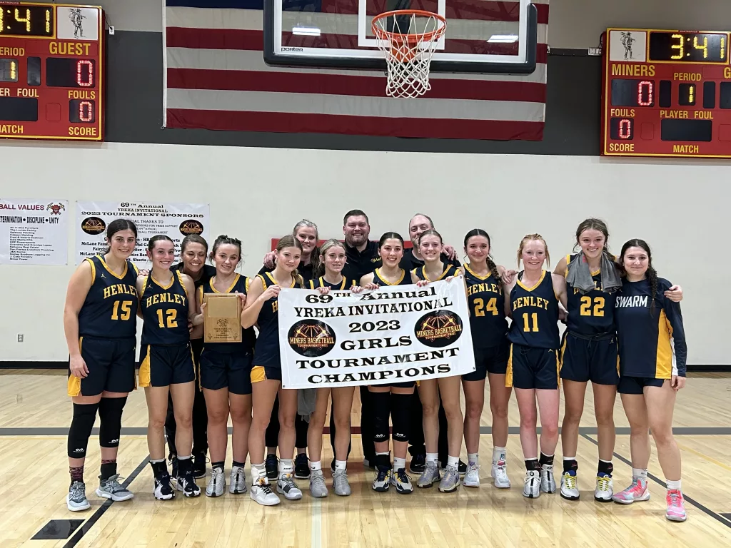 The Henley girls basketball team after winning the 2023 Yreka Invitational