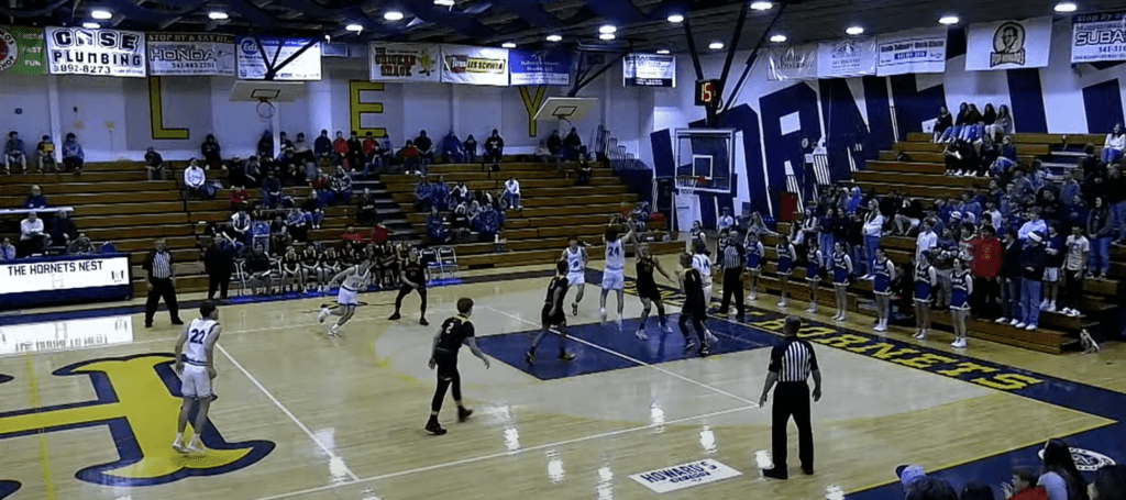 Henley boys basketball vs Yreka