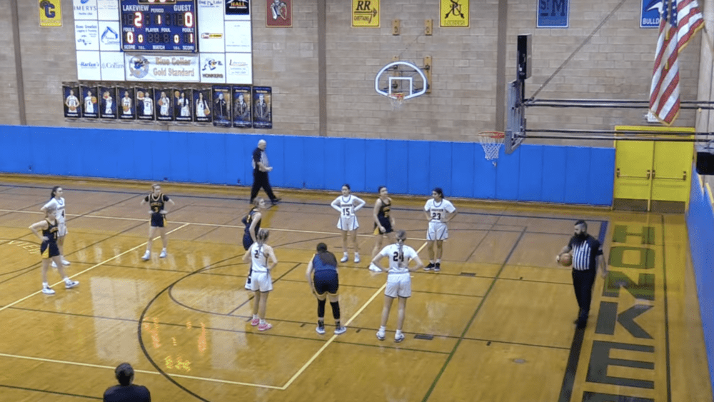 Henley girls basketball vs Lakeview