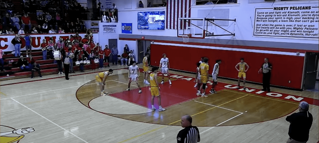 Henley boys basketball at Klamath Union