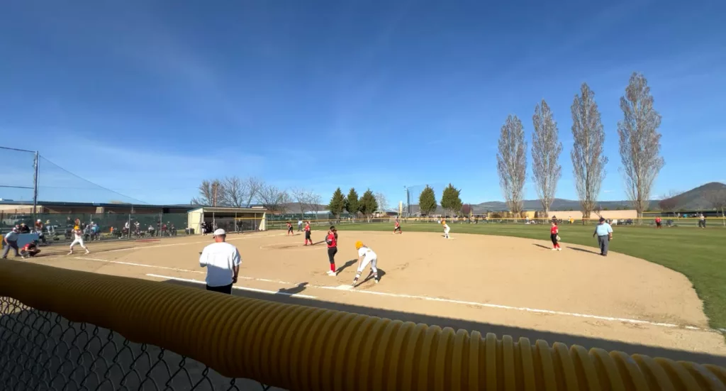 Henley vs Klamath Union softball