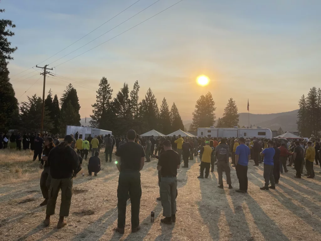 Fire crews are briefed on the Shelly Fire