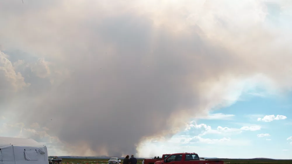 visisble-smoke-and-fire-activity-yesterday-on-the-buck-creek-fire