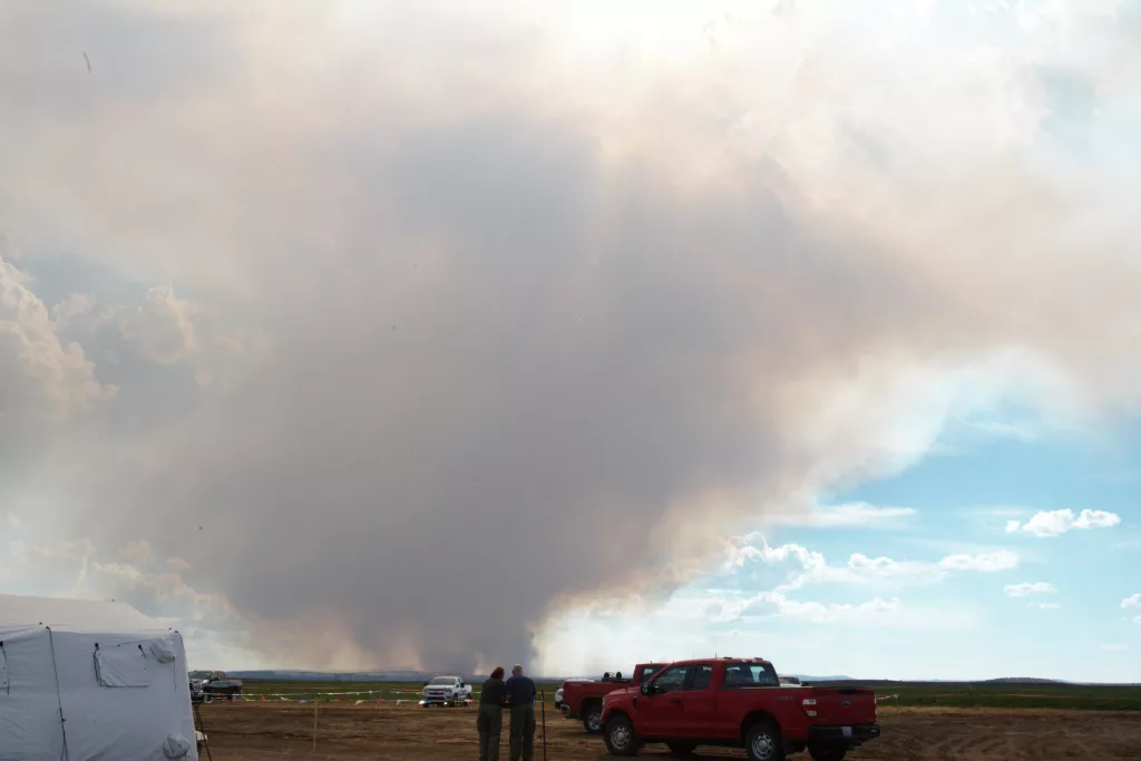 visisble-smoke-and-fire-activity-yesterday-on-the-buck-creek-fire