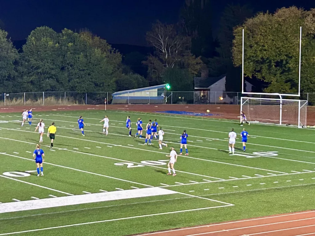 Mazama vs Klamath Union girls soccer