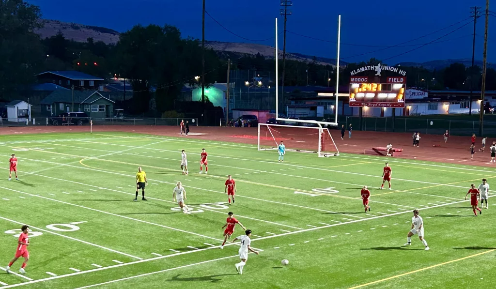 Klamath Union vs Henley boys soccer