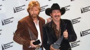 Brooks & Dunn, Lainey Wilson share ‘Play Something Country’